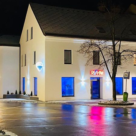White Inn - Ferienwohnung Mit Terrasse Murzzuschlag Luaran gambar