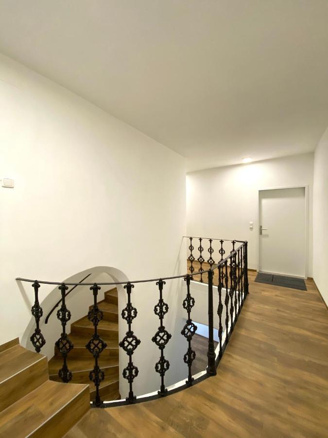 White Inn - Ferienwohnung Mit Terrasse Murzzuschlag Luaran gambar